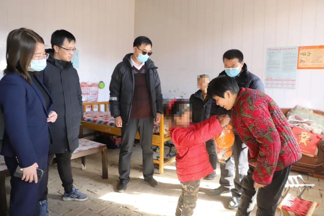 一處小屋 無限希望—團(tuán)區(qū)委攜手長田實(shí)業(yè)到捐建“希望小屋”走訪慰問