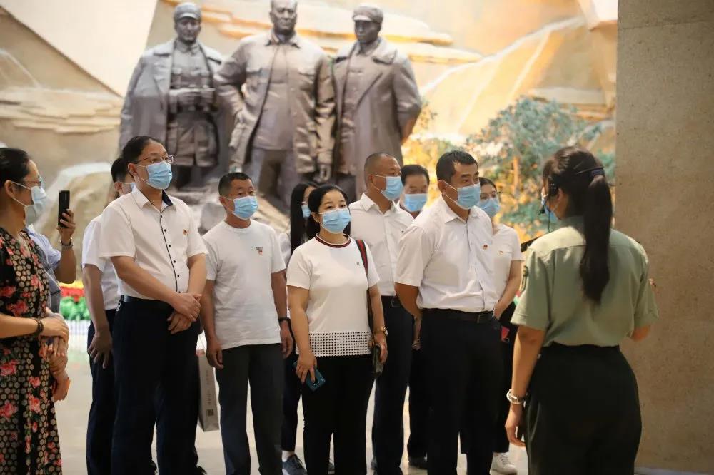 錘煉黨性踐初心 獻(xiàn)禮建黨99周年 —長田實業(yè)黨支部開展系列慶?；顒?/></p><p style=